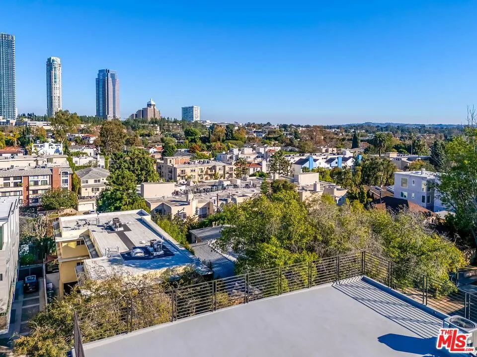 1839 Pandora Avenue #PH Los Angeles, CA 90025