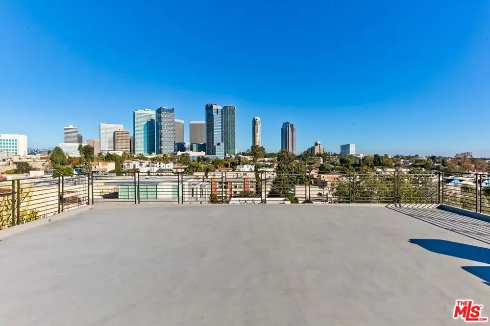 1839 Pandora Avenue #PH Los Angeles, CA 90025