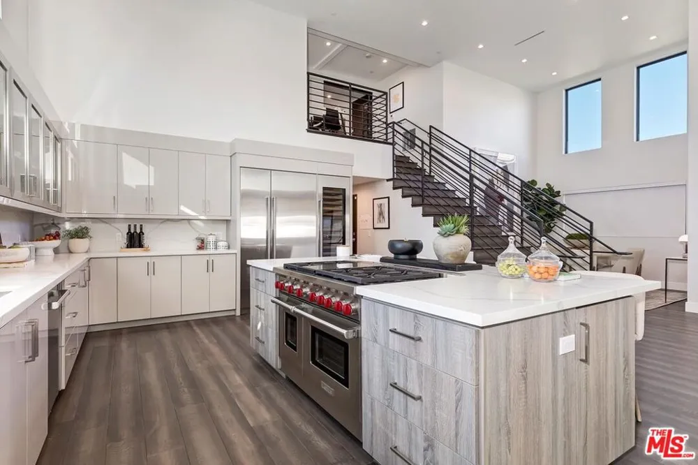 1839 Pandora Avenue #PH Los Angeles, CA 90025