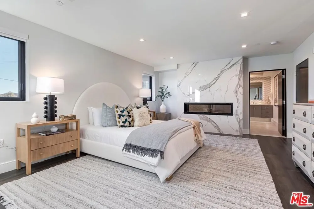 1839 Pandora Avenue #PH Los Angeles, CA 90025