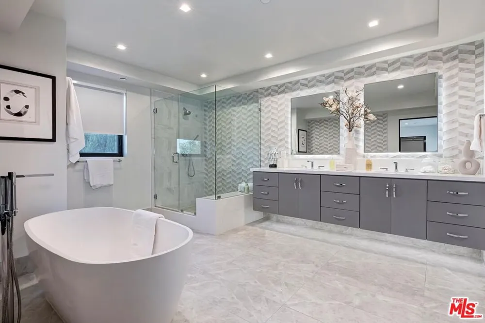 1839 Pandora Avenue #PH Los Angeles, CA 90025