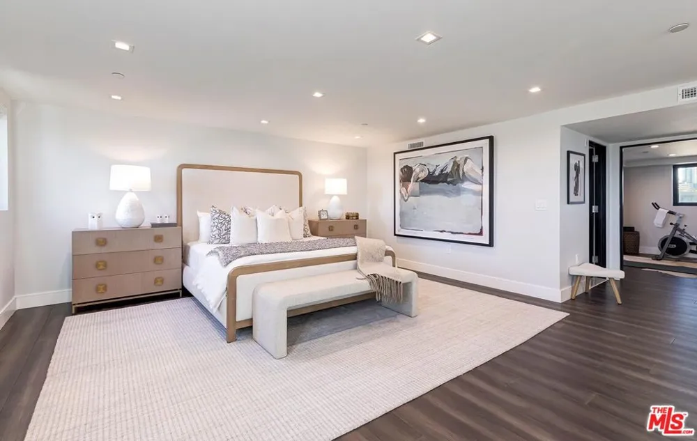 1839 Pandora Avenue #PH Los Angeles, CA 90025