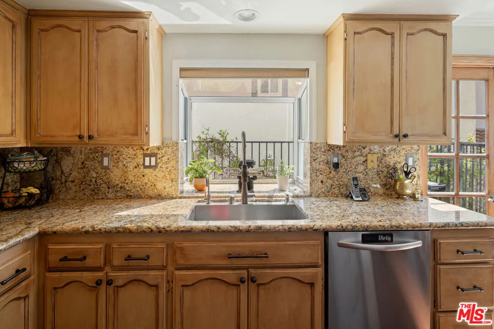 5932 Ruthwood Drive Calabasas, CA 91302