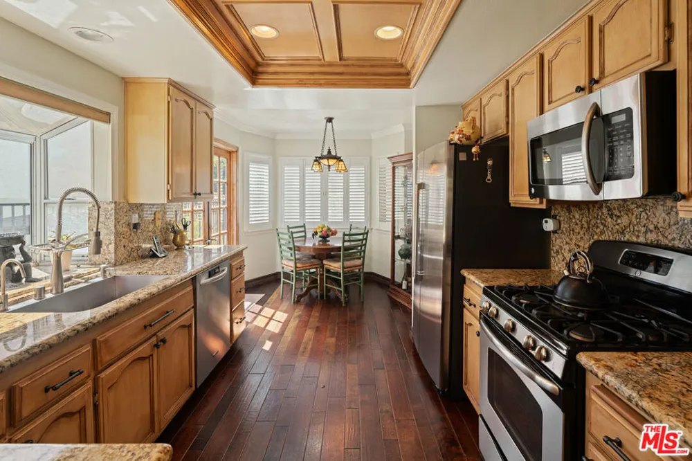 5932 Ruthwood Drive Calabasas, CA 91302