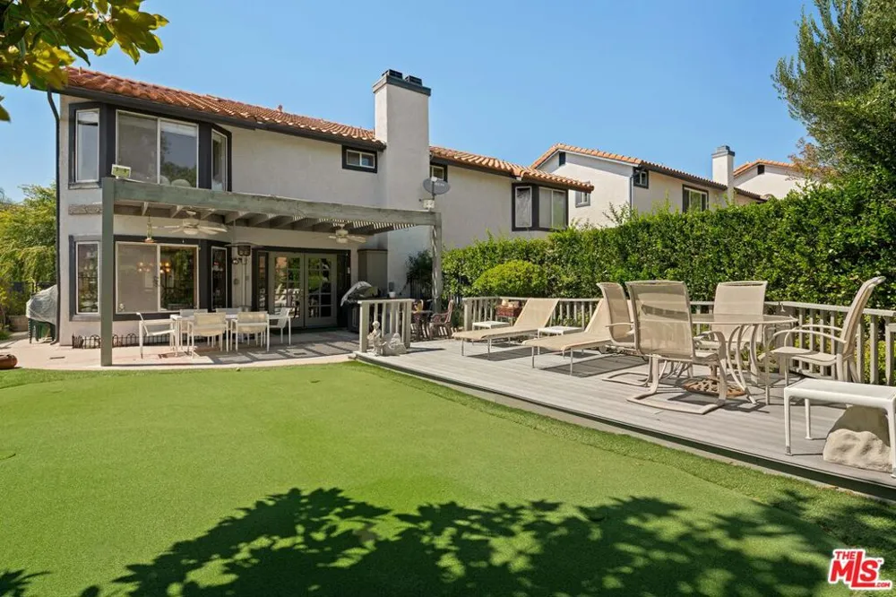 5932 Ruthwood Drive Calabasas, CA 91302