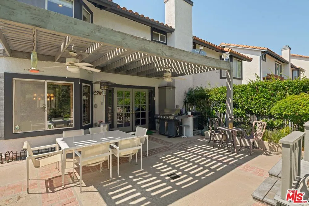 5932 Ruthwood Drive Calabasas, CA 91302