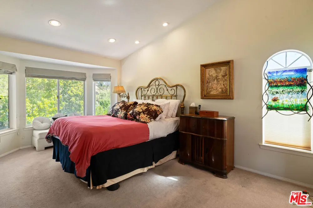 5932 Ruthwood Drive Calabasas, CA 91302