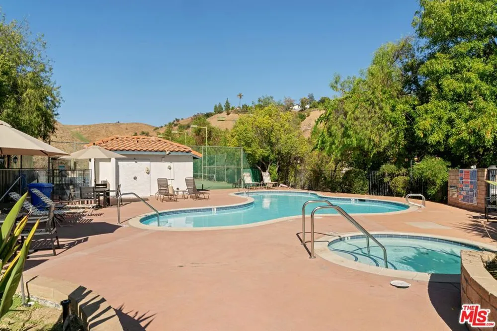 5932 Ruthwood Drive Calabasas, CA 91302
