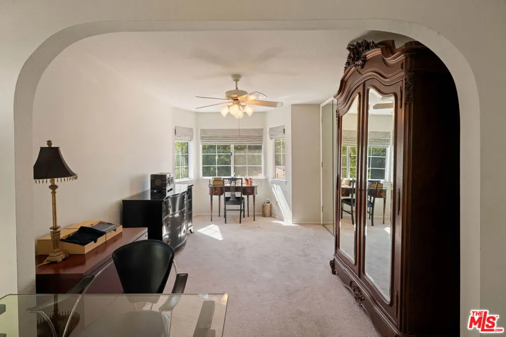 5932 Ruthwood Drive Calabasas, CA 91302