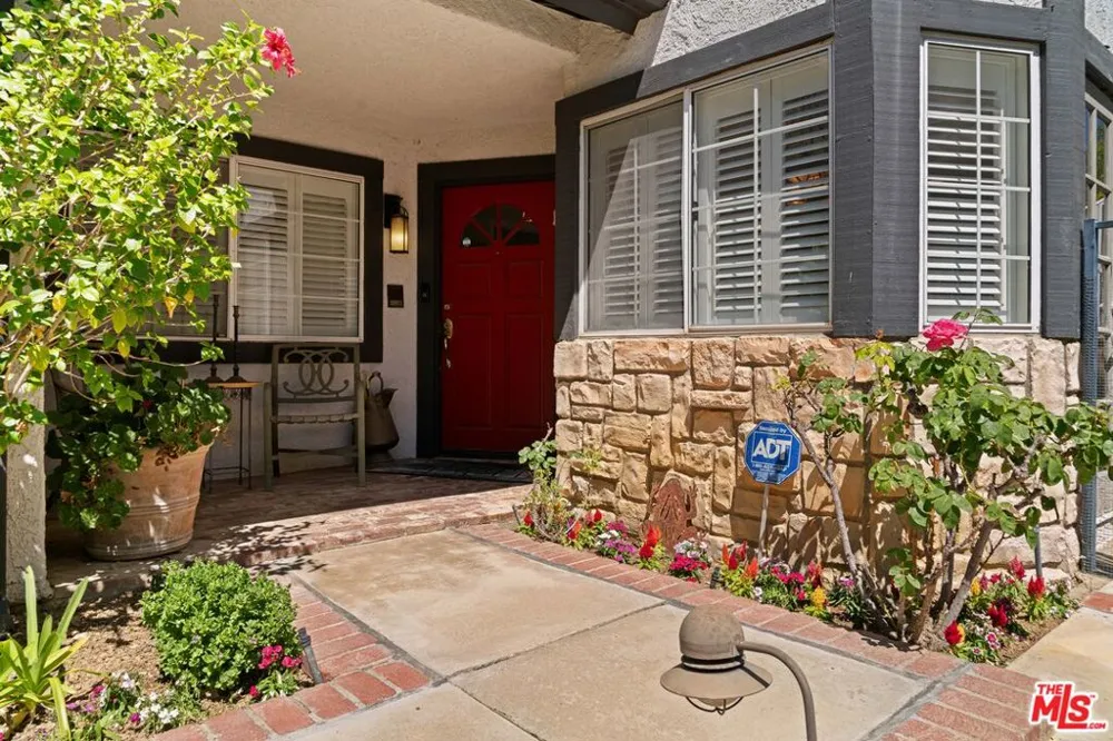 5932 Ruthwood Drive Calabasas, CA 91302
