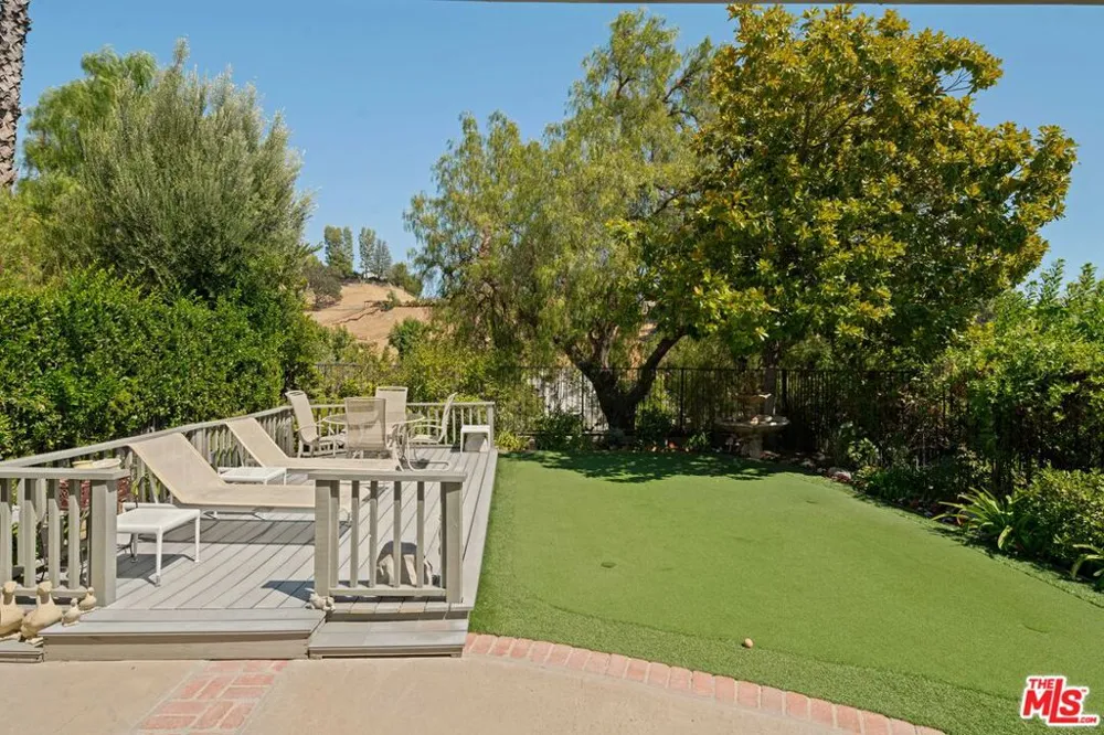 5932 Ruthwood Drive Calabasas, CA 91302