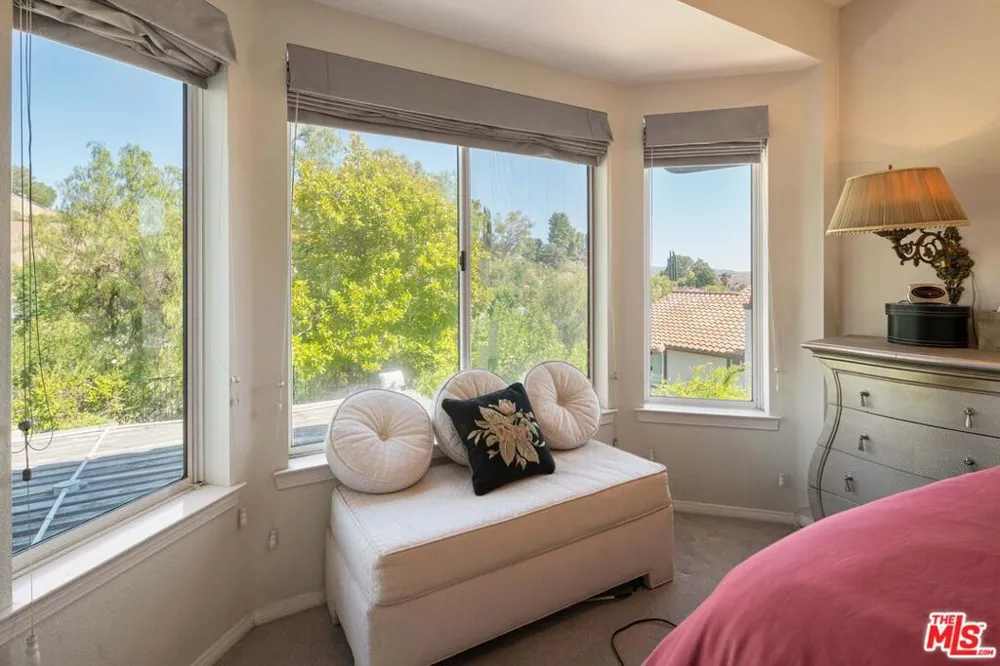 5932 Ruthwood Drive Calabasas, CA 91302