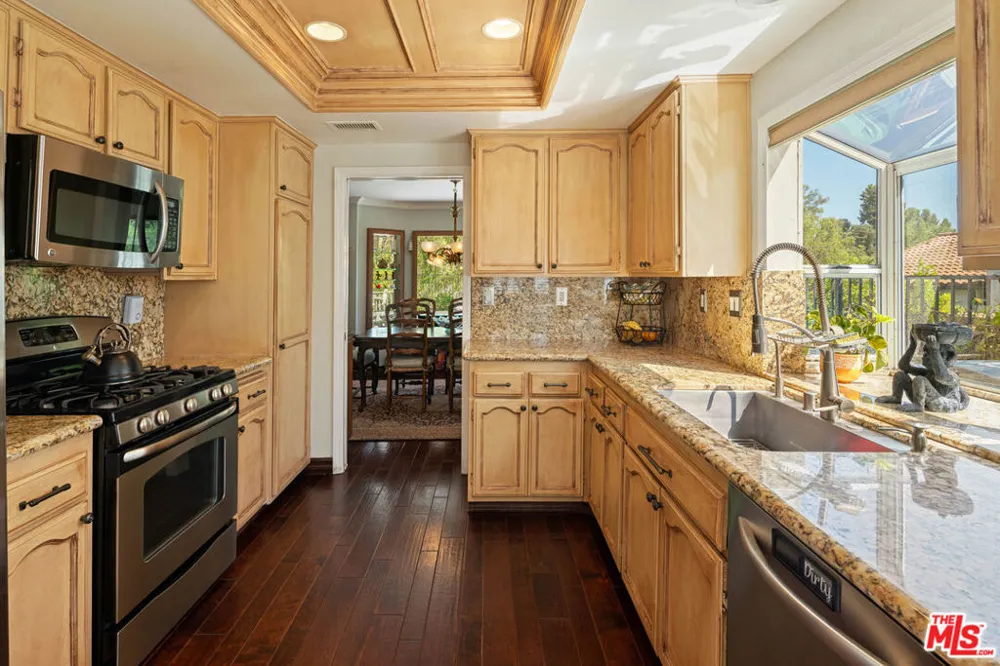 5932 Ruthwood Drive Calabasas, CA 91302