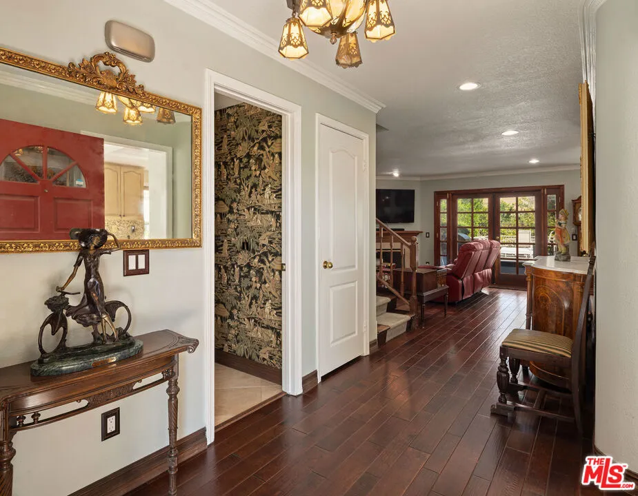 5932 Ruthwood Drive Calabasas, CA 91302