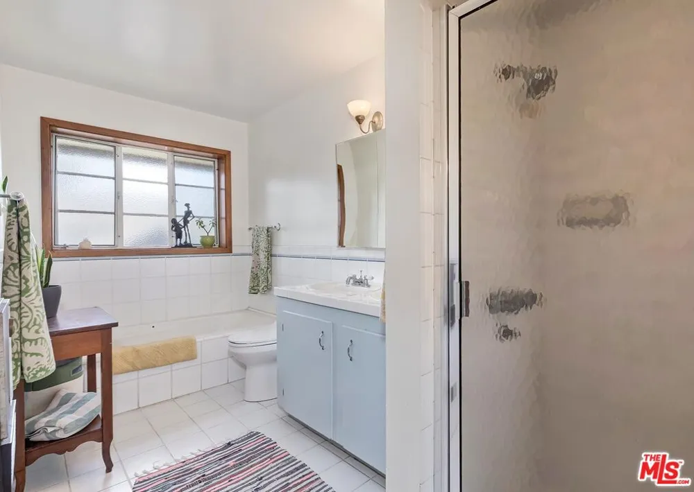 515 Kenter Avenue Los Angeles, CA 90049