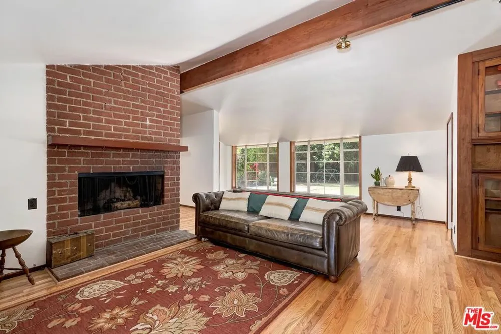 515 Kenter Avenue Los Angeles, CA 90049