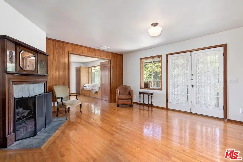 515 Kenter Avenue Los Angeles, CA 90049