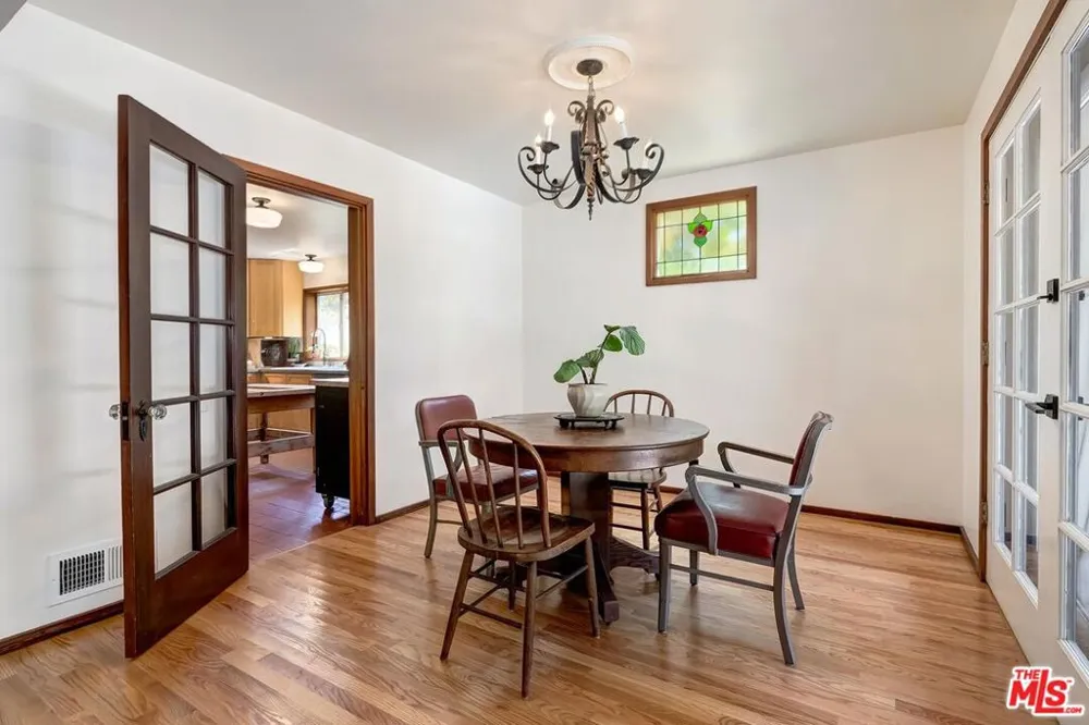 515 Kenter Avenue Los Angeles, CA 90049