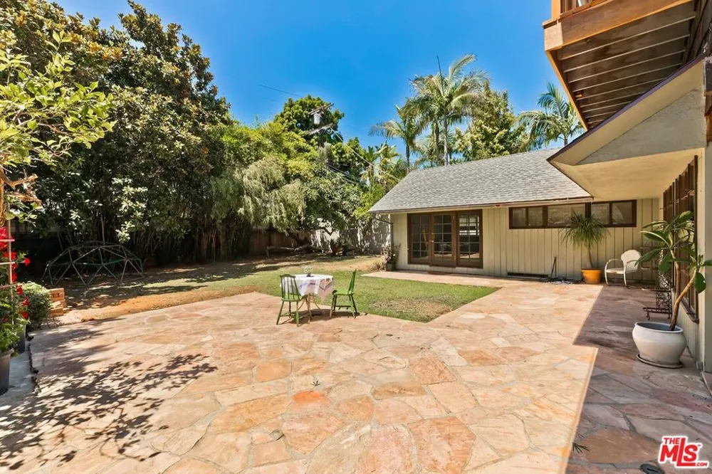 515 Kenter Avenue Los Angeles, CA 90049