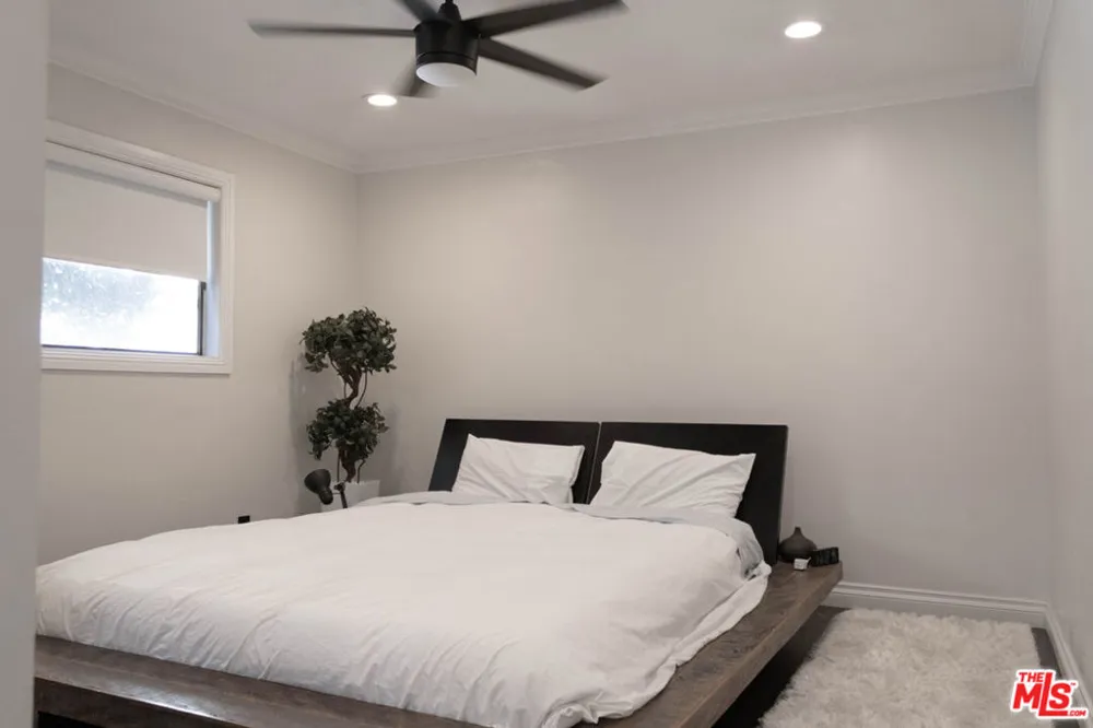 5651 Windsor Way #202 Culver City, CA 90230