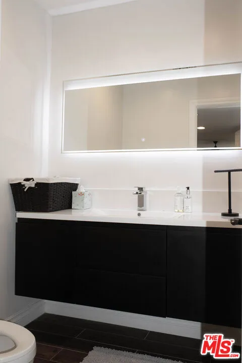 5651 Windsor Way #202 Culver City, CA 90230