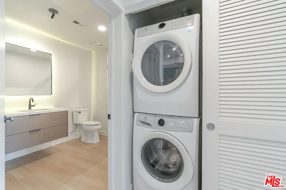 10601 Washington Boulevard #203 Culver City, CA 90232