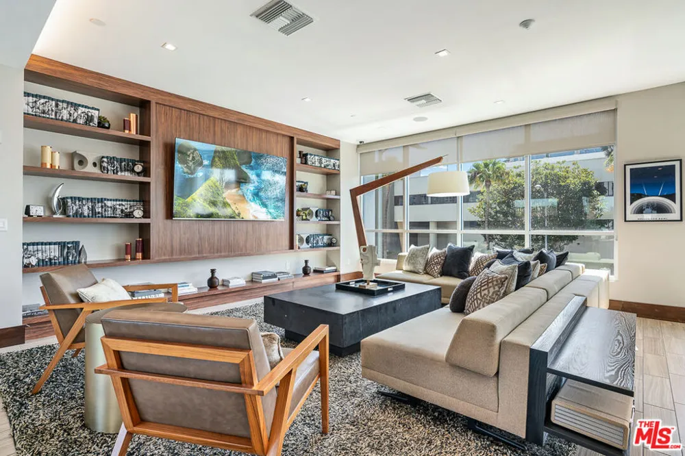 10601 Washington Boulevard #203 Culver City, CA 90232