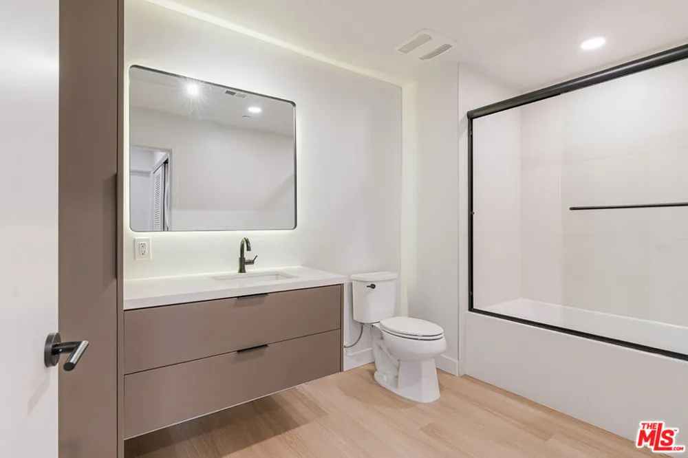 10601 Washington Boulevard #203 Culver City, CA 90232