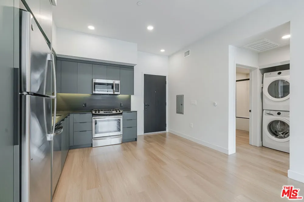 10601 Washington Boulevard #203 Culver City, CA 90232