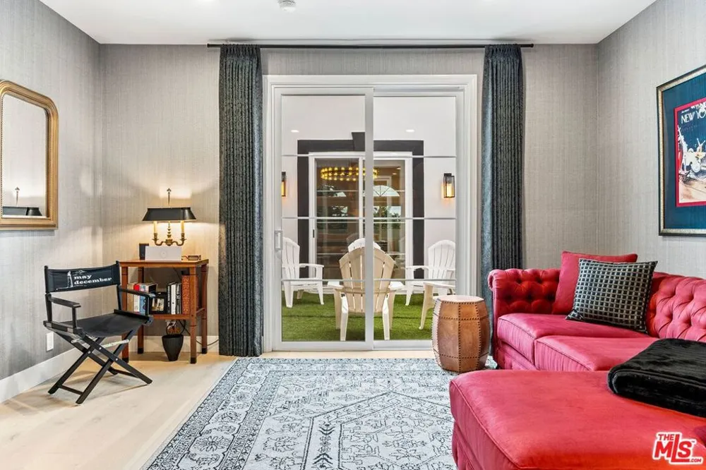 1182 Wellesley Avenue #401 Los Angeles, CA 90049