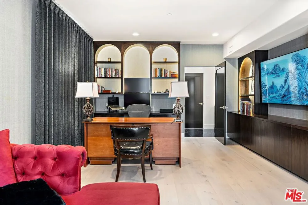 1182 Wellesley Avenue #401 Los Angeles, CA 90049