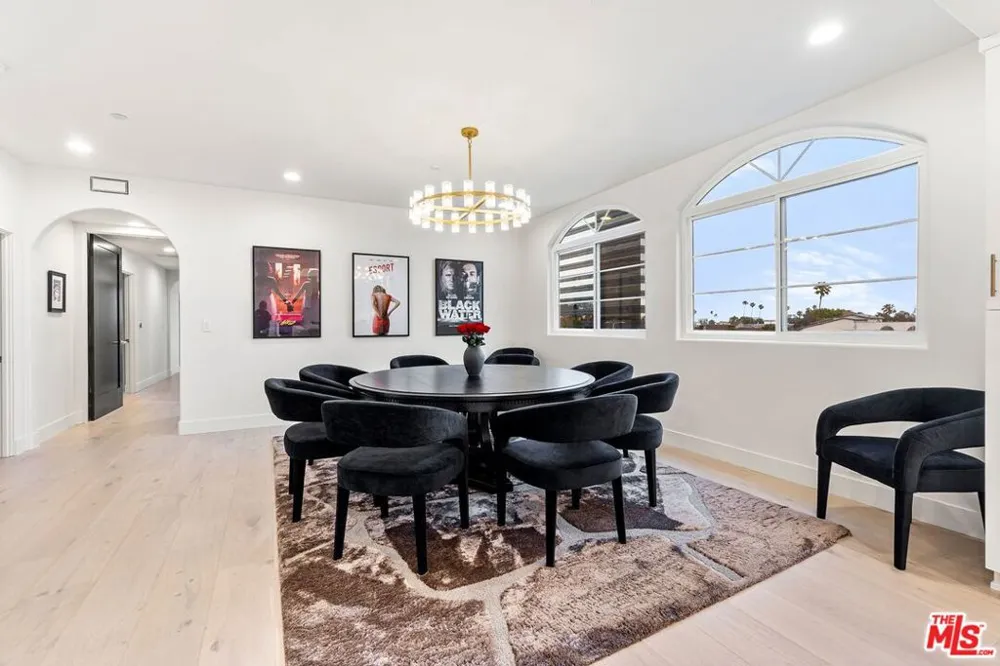 1182 Wellesley Avenue #401 Los Angeles, CA 90049