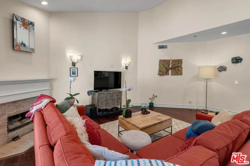 1722 Malcolm Avenue #304 Los Angeles, CA 90024