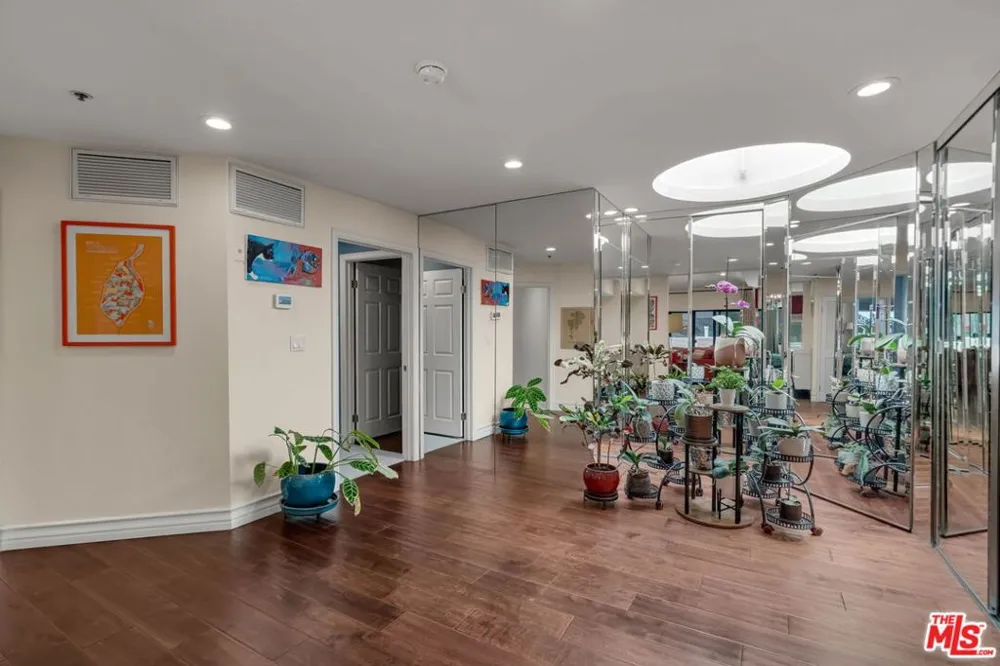 1722 Malcolm Avenue #304 Los Angeles, CA 90024