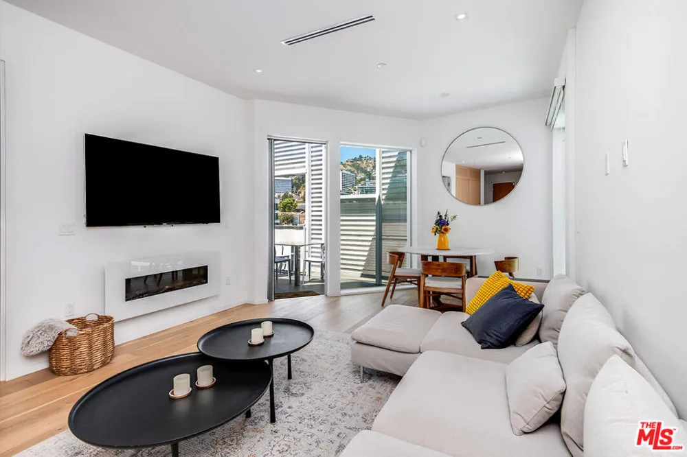 1030 Kings Road #403 West Hollywood, CA 90069