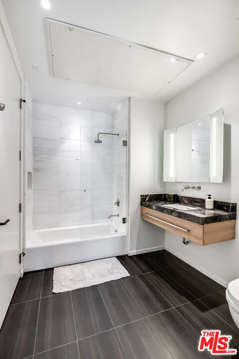 1030 Kings Road #403 West Hollywood, CA 90069