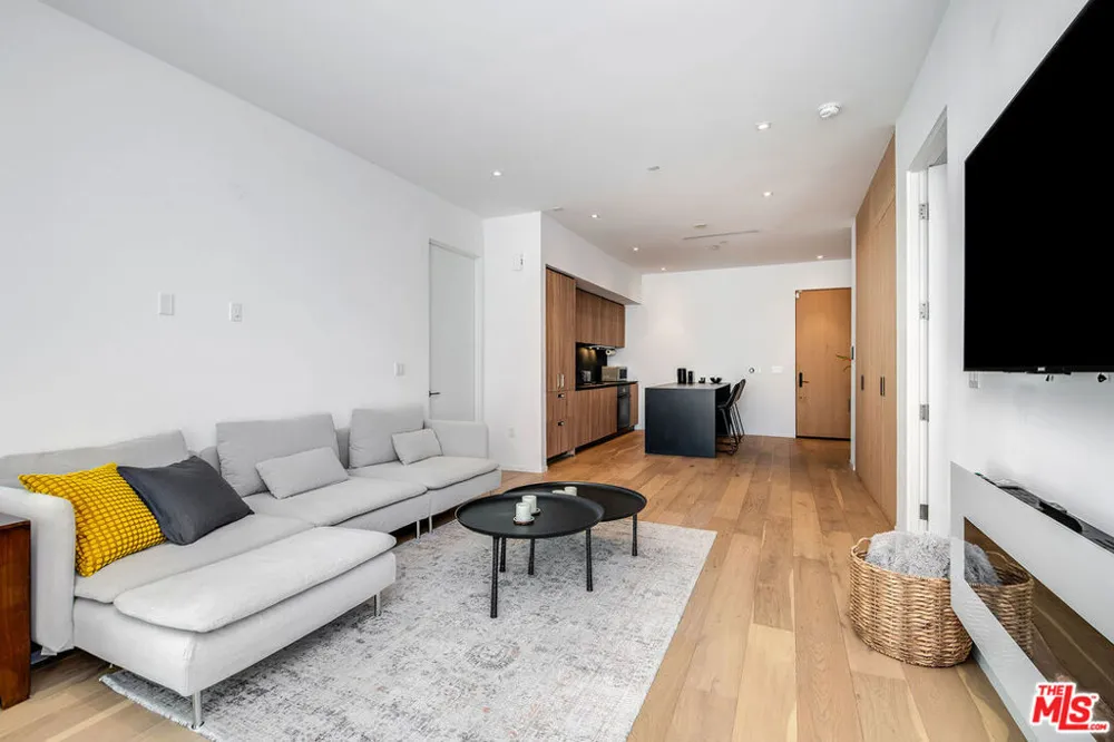 1030 Kings Road #403 West Hollywood, CA 90069