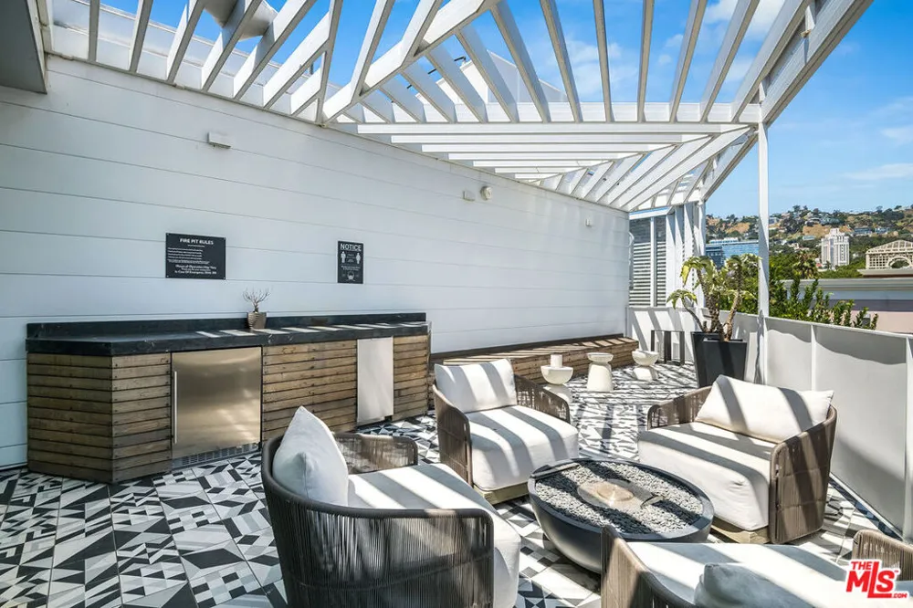 1030 Kings Road #403 West Hollywood, CA 90069