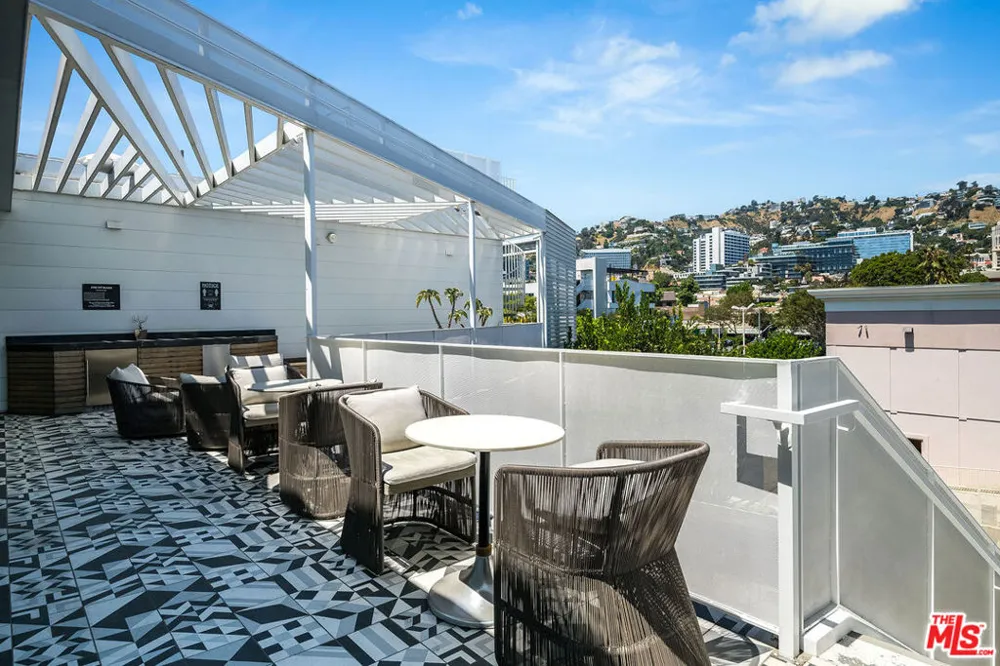 1030 Kings Road #403 West Hollywood, CA 90069