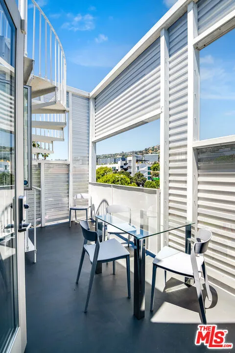 1030 Kings Road #403 West Hollywood, CA 90069