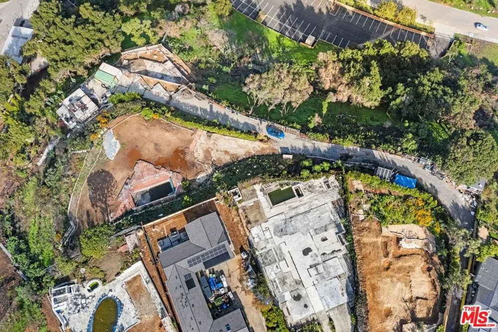 320 Bellino Drive Pacific Palisades, CA 90272
