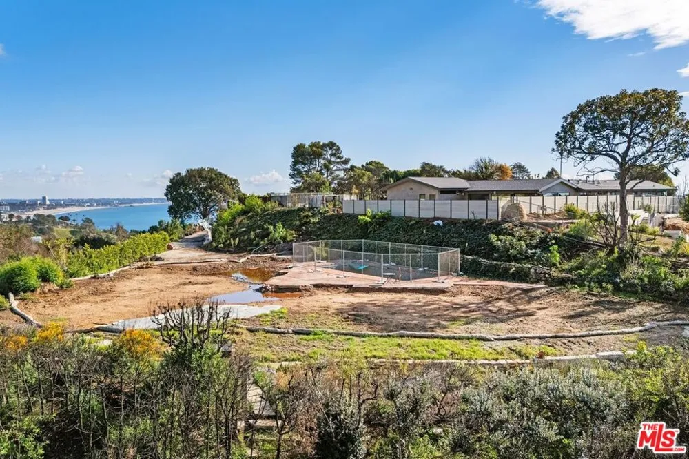320 Bellino Drive Pacific Palisades, CA 90272