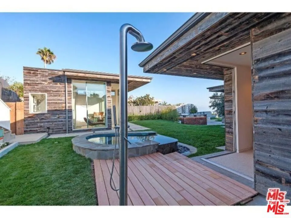 16799 Charmel Lane Los Angeles, CA 90272