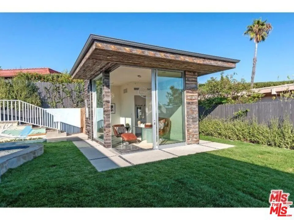 16799 Charmel Lane Los Angeles, CA 90272