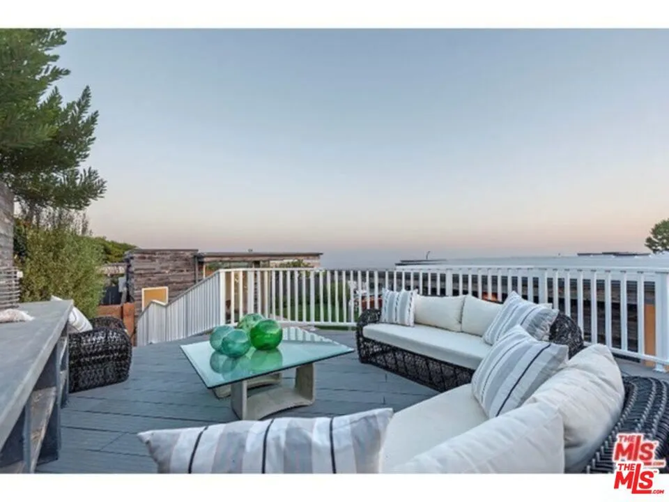 16799 Charmel Lane Los Angeles, CA 90272