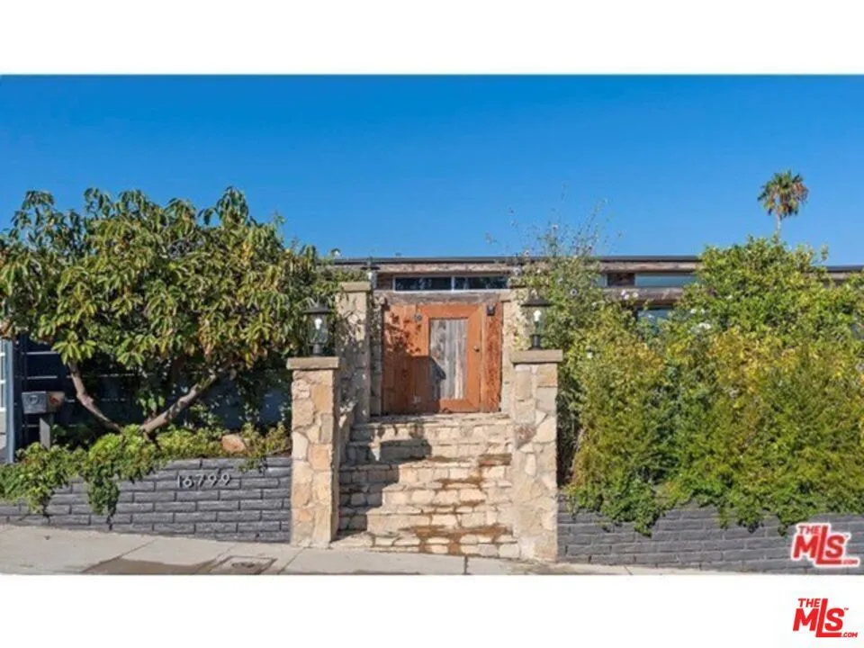 16799 Charmel Lane Los Angeles, CA 90272