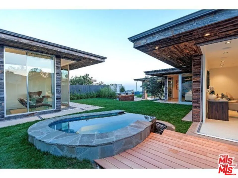16799 Charmel Lane Los Angeles, CA 90272