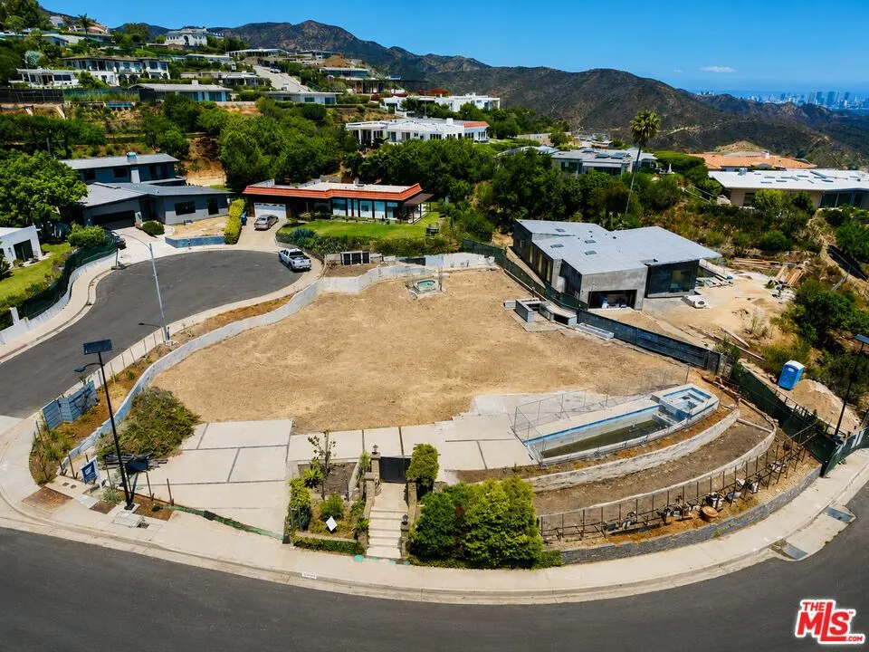 16799 Charmel Lane Los Angeles, CA 90272