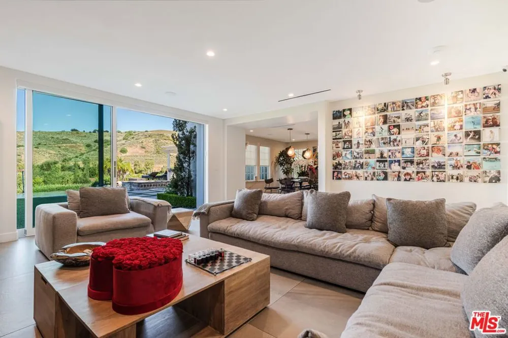 3880 Prado Del Trigo Calabasas, CA 91302