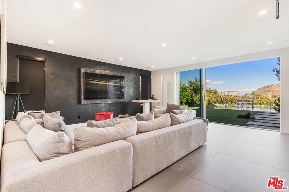 3880 Prado Del Trigo Calabasas, CA 91302